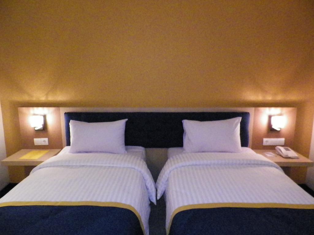 D'Best Hotel Pasar Baru Bandung Zimmer foto